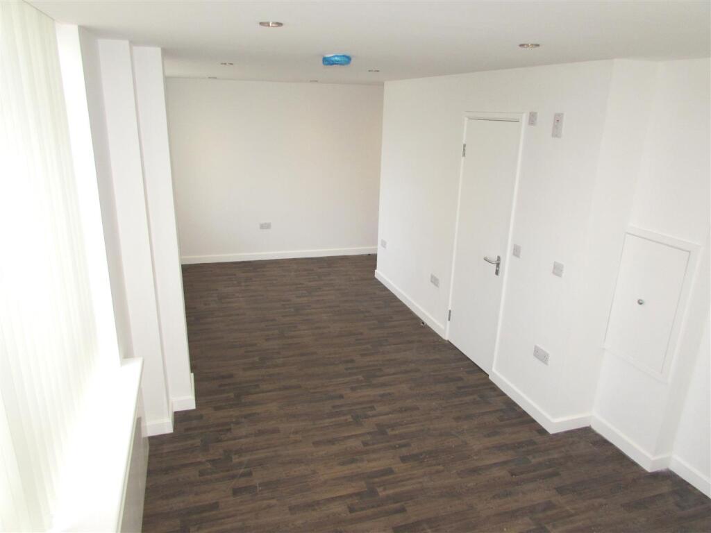 Additional image 2 of Bournemouth Studio With Parking