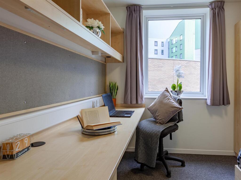 Additional image 24 of Bradford |student | September | BD7