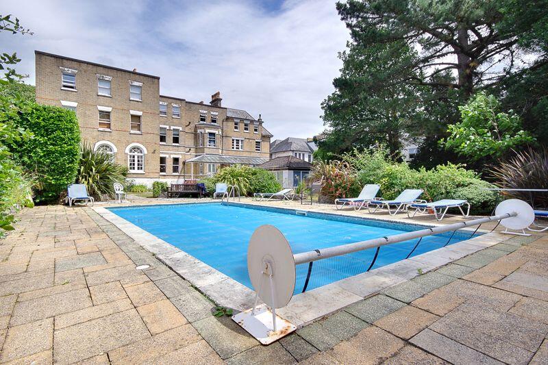 Additional image 33 of Nr Westbourne, Studio Flat, Swimming Pool.