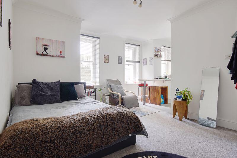 Additional image 19 of Nr Westbourne, Studio Flat, Swimming Pool.