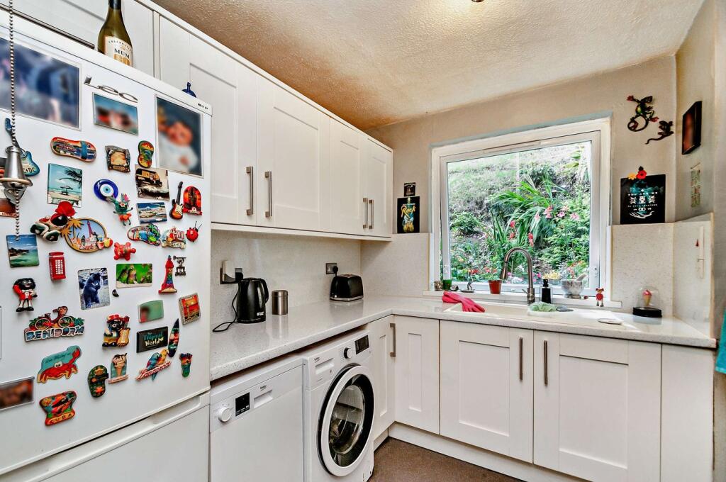 Additional image 5 of Frizley Gardens, Bradford, BD9