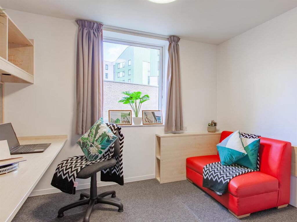 Additional image 26 of Bradford |student | September | BD7