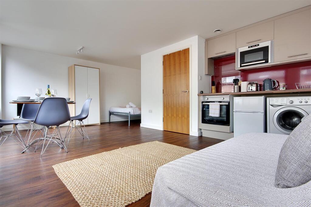 Additional image 5 of Flat 2 Hill House, Bournemouth BH1