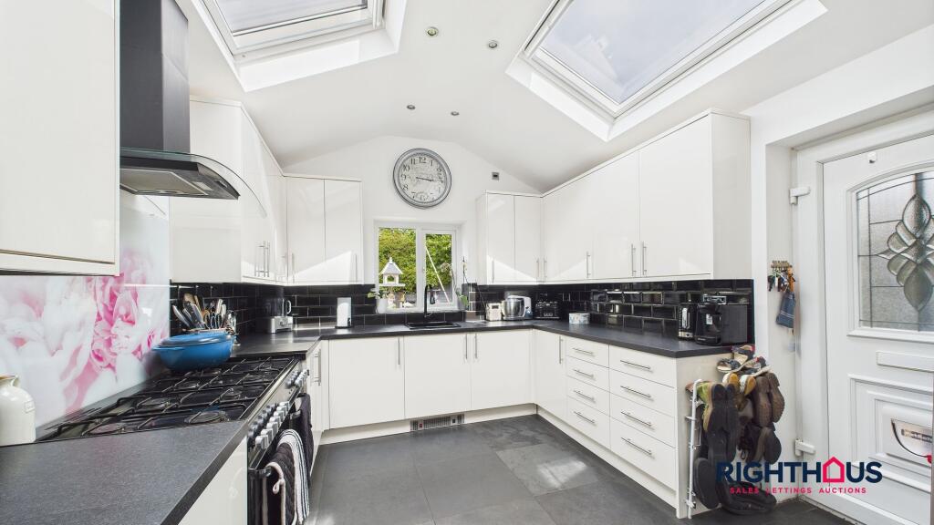 Additional image 3 of Farfield Grove, Bradford, BD6