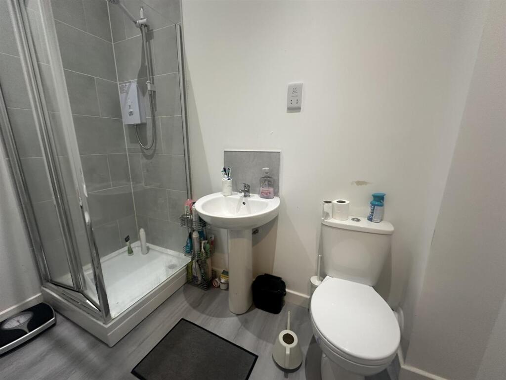 Additional image 8 of Card House, Bingley Road, Bradford