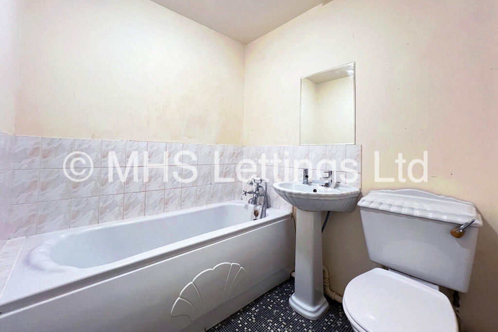 Additional image 4 of Flat 6, Olivias Court, 67 Smith Lane, Bradford, BD9 6DD