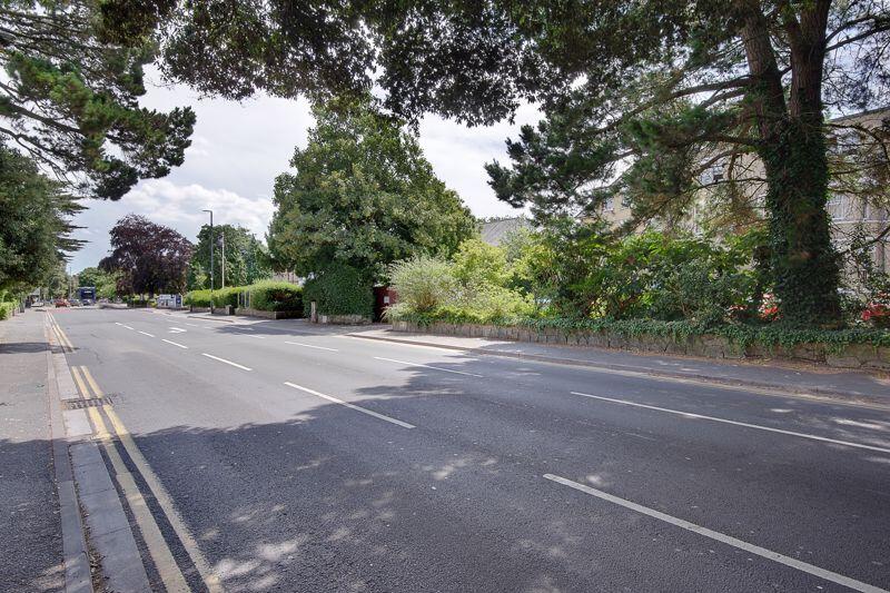 Additional image 35 of Nr Westbourne, Studio Flat, Swimming Pool.