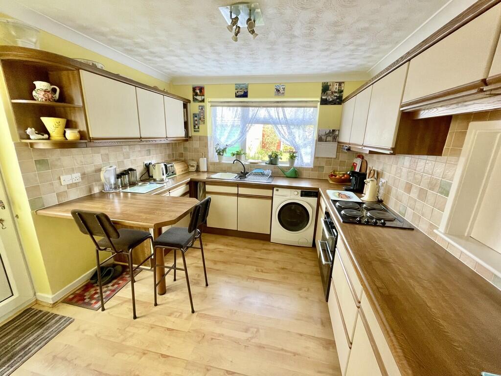 Additional image 2 of Greenhayes, Broadstone