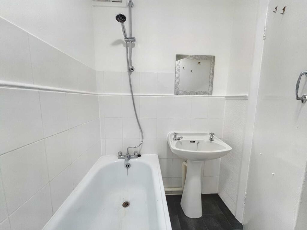 Additional image 5 of Bournemouth Square * Opposite Gardens*