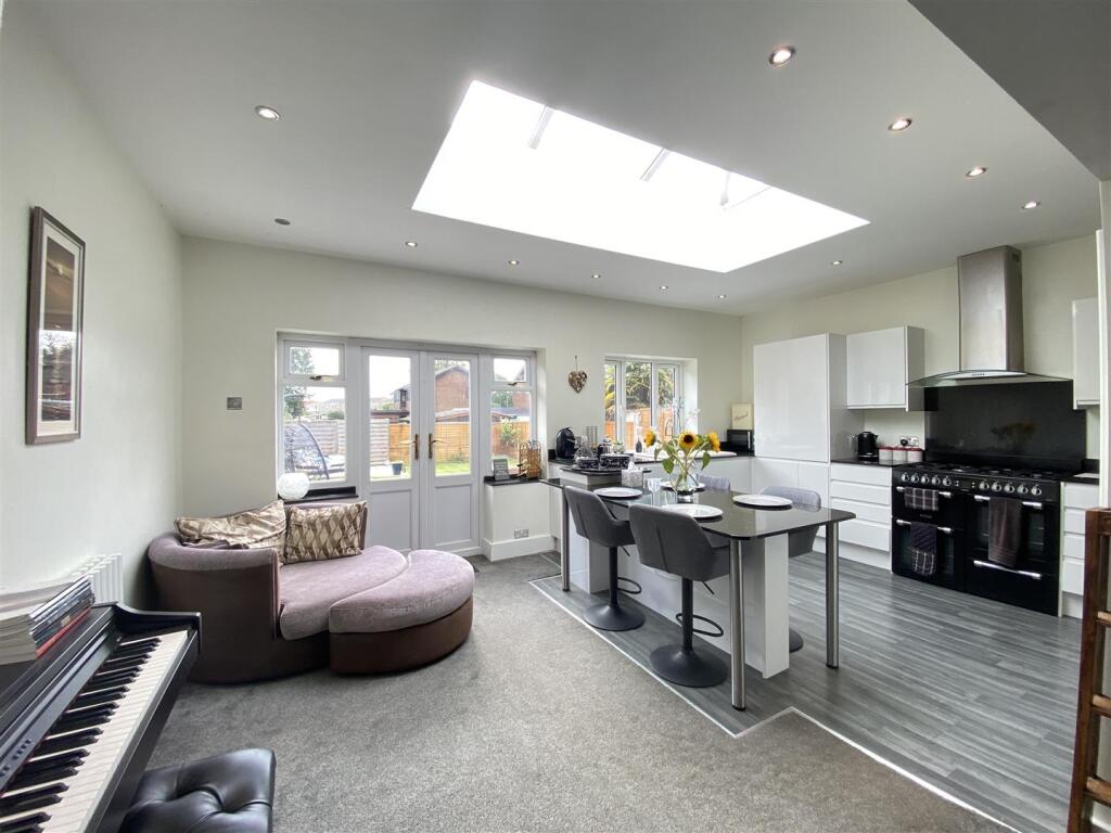 Additional image 12 of Hinchliffe Road, Poole