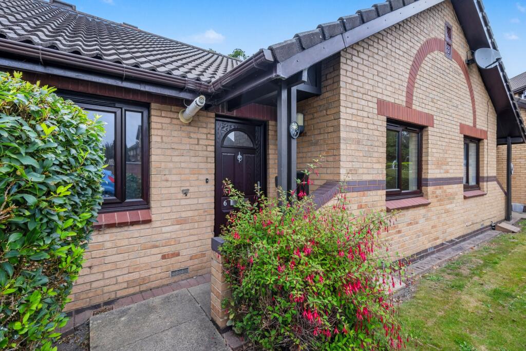 Property image for 6 Blackbird Gardens, Bradford, West Yorkshire, BD8 0NH