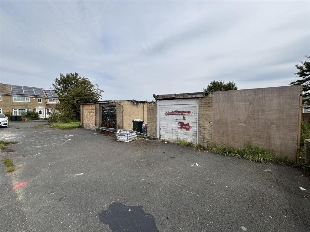 Additional image 3 of Oakroyd Road, Bradford, BD6 1RF