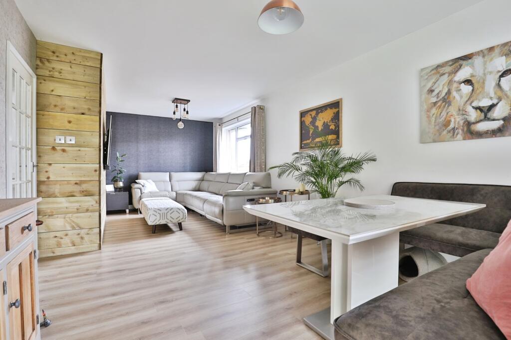 Additional image 12 of Hull Crescent, BEARWOOD, Bournemouth, Dorset, BH11