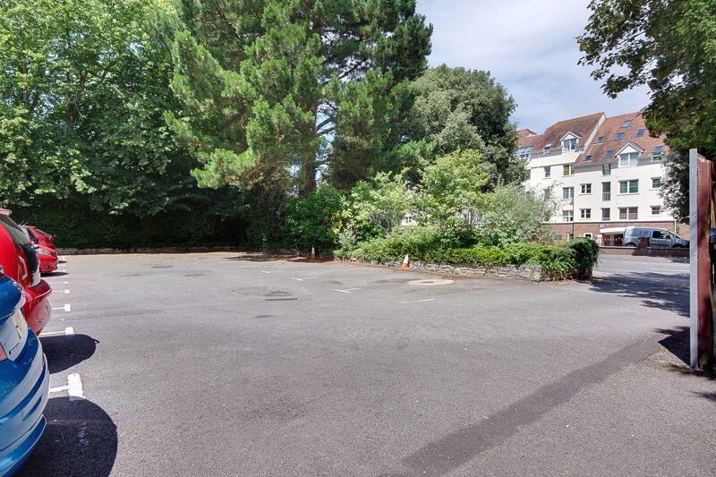 Additional image 37 of Nr Westbourne, Studio Flat, Swimming Pool.