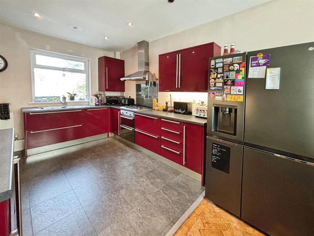 Additional image 4 of Southmere Oval, Bradford, BD7 4HS