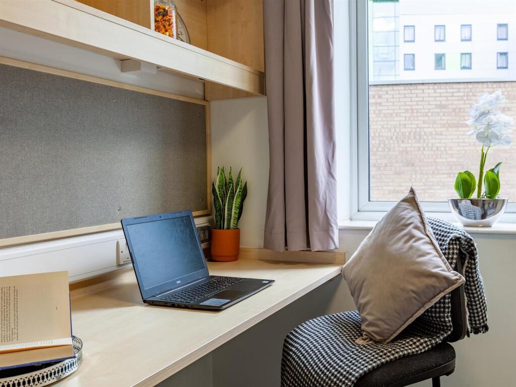 Additional image 6 of Bradford |student | September | BD7