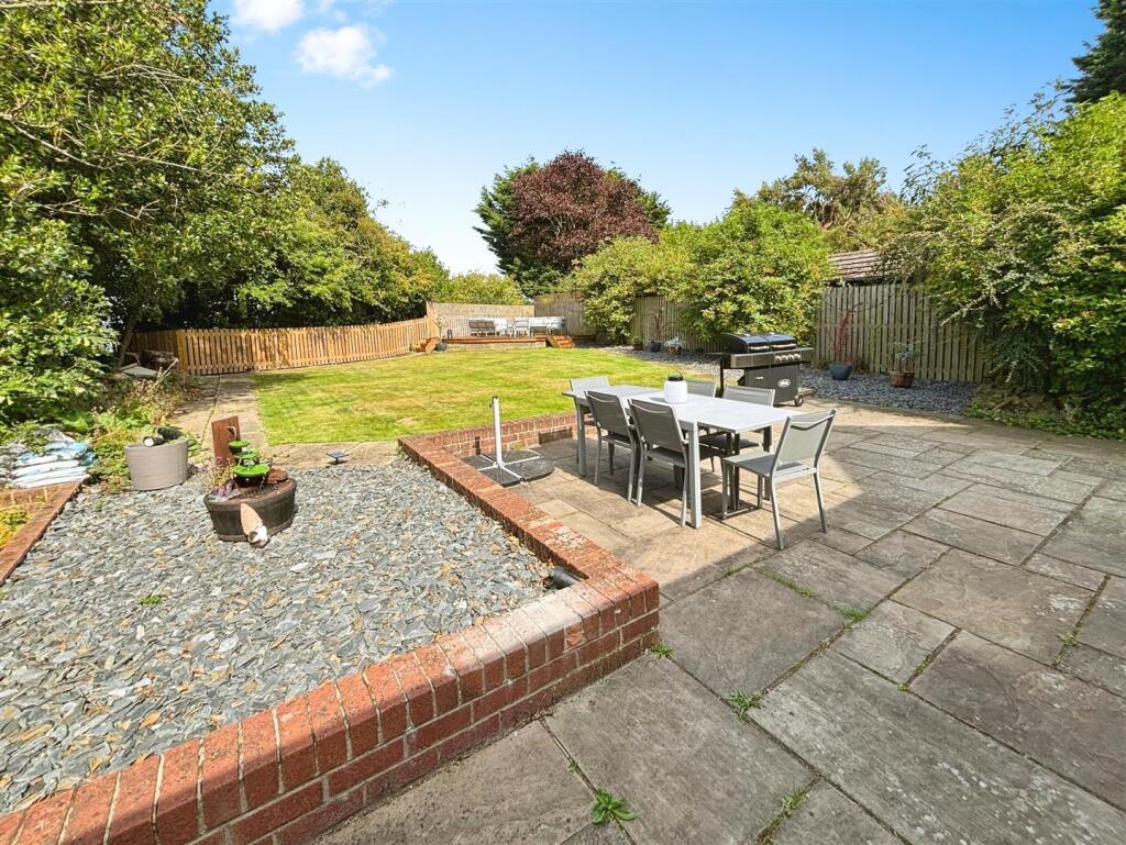 Additional image 18 of Southmere Oval, Bradford, BD7 4HS