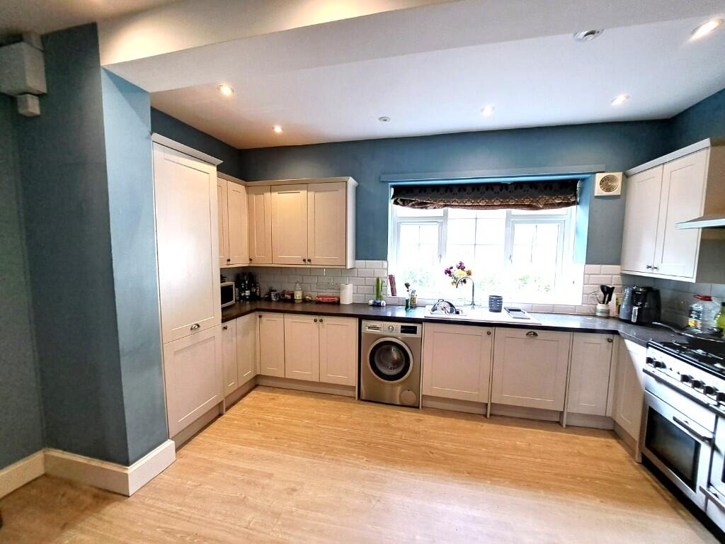 Additional image 2 of Lidget Terrace, Bradford, West Yorkshire, BD7