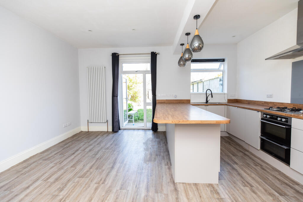 Additional image 5 of ***Brand New Detached House in Western Avenue***