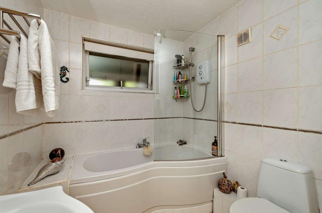Additional image 17 of Frizley Gardens, Bradford, BD9