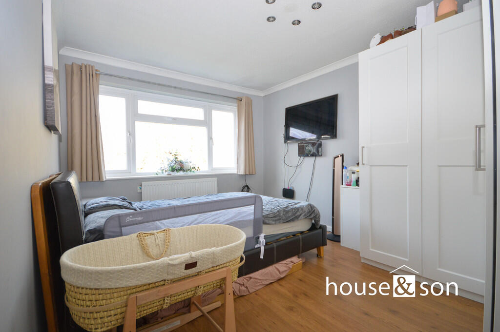 Additional image 7 of Holbury Close, Throop