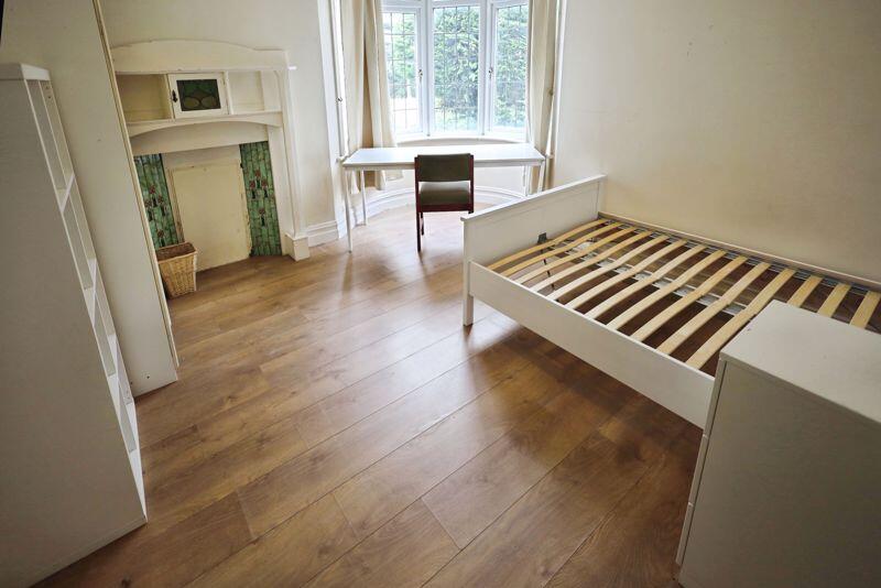 Additional image 6 of Detached Student House With Two Bathrooms - Fitzharris Avenue, Winton