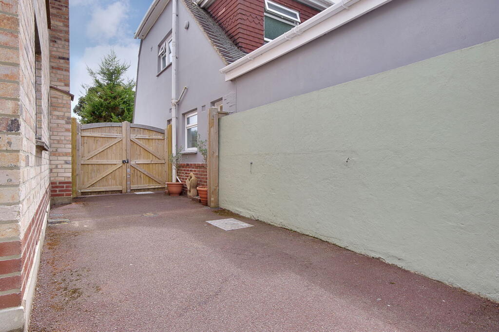 Additional image 38 of Queens Park, Bournemouth, BH8 9HZ