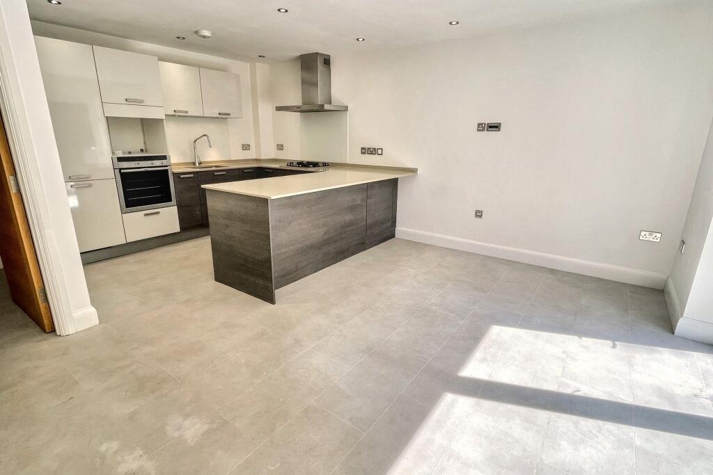 Additional image 27 of Queens Park