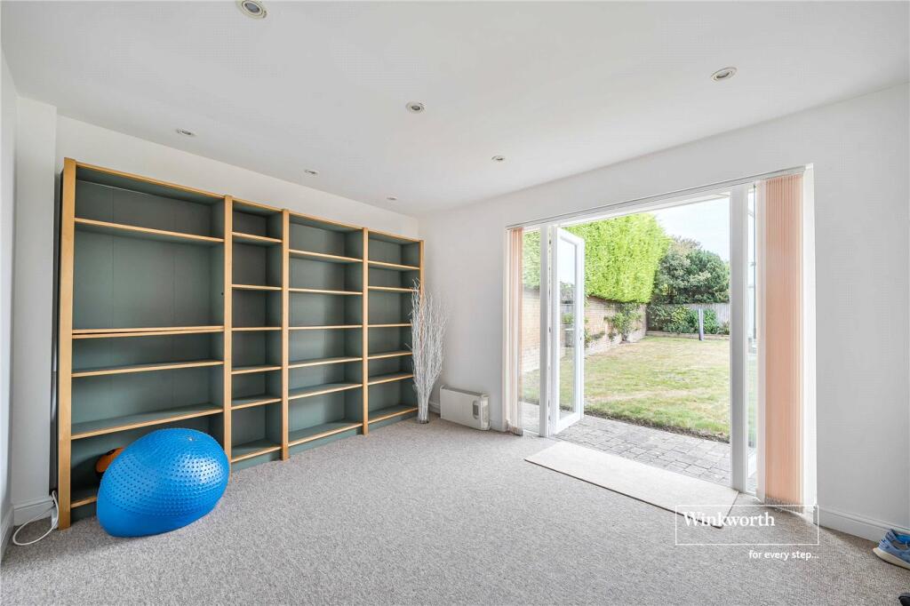 Additional image 18 of Glen Close, Barton on Sea, New Milton, Hampshire, BH25