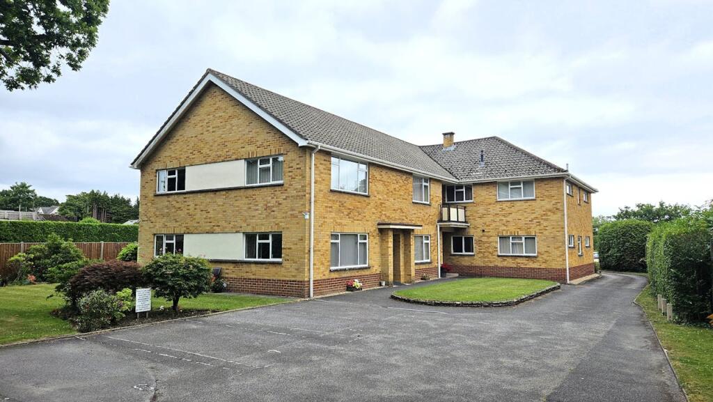 Additional image 7 of Lee Court, 7 Fernlea Avenue, Ferndown, BH22 8HF