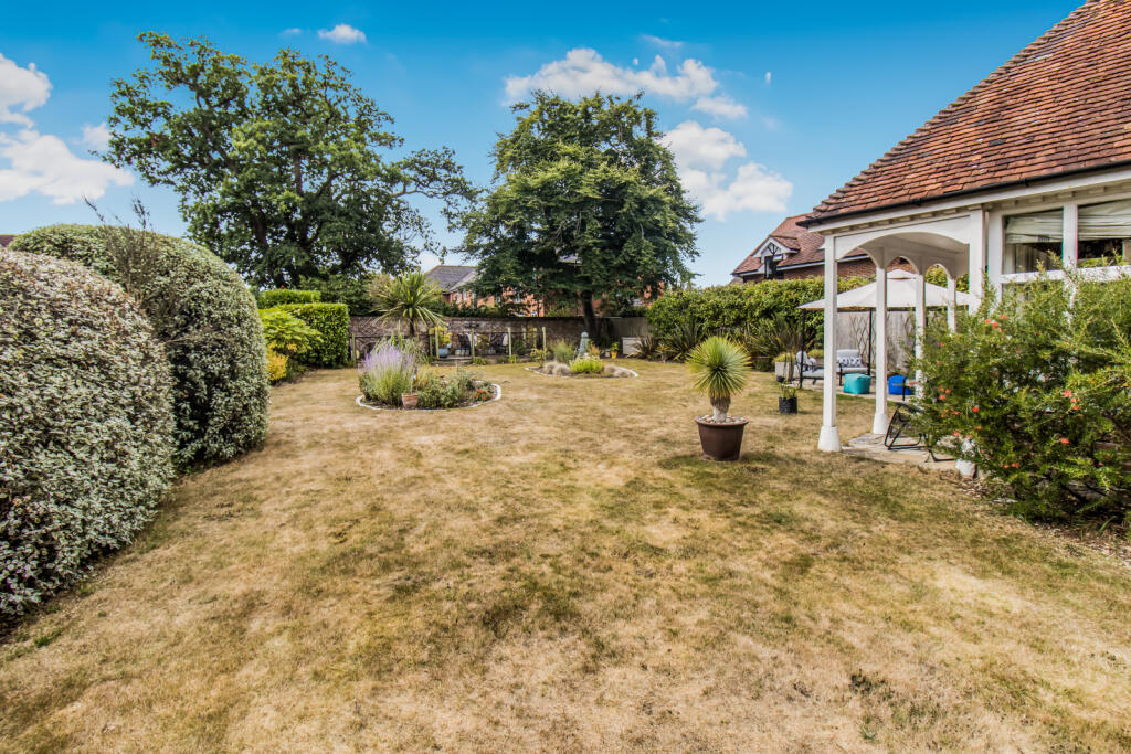 Additional image 28 of Lake Grove Road, New Milton, Hampshire, BH25