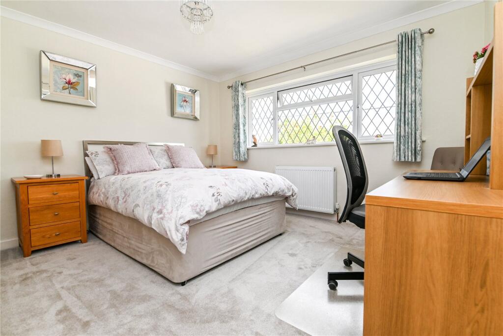 Additional image 11 of Barton Drive, Barton on Sea, New Milton, Hampshire, BH25