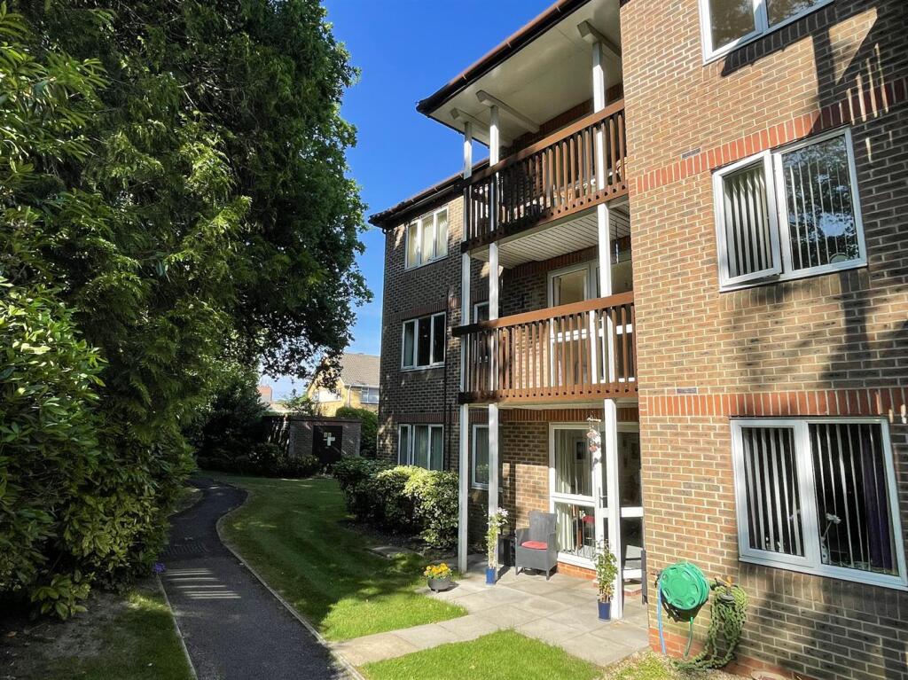 Additional image 11 of Fernlea Avenue, Ferndown