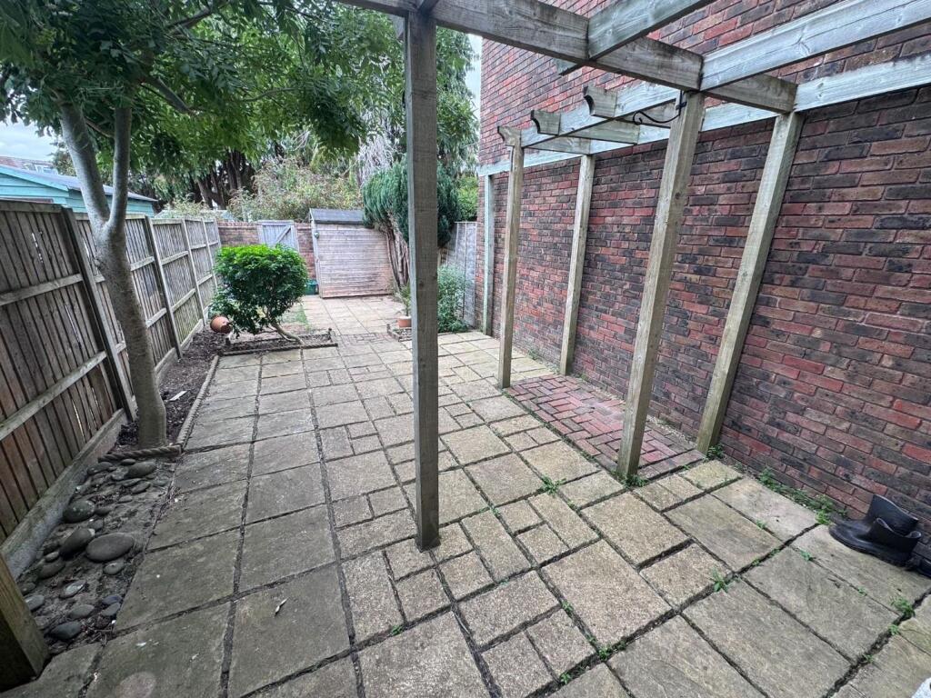 Additional image 3 of Leigh Gardens, Wimborne