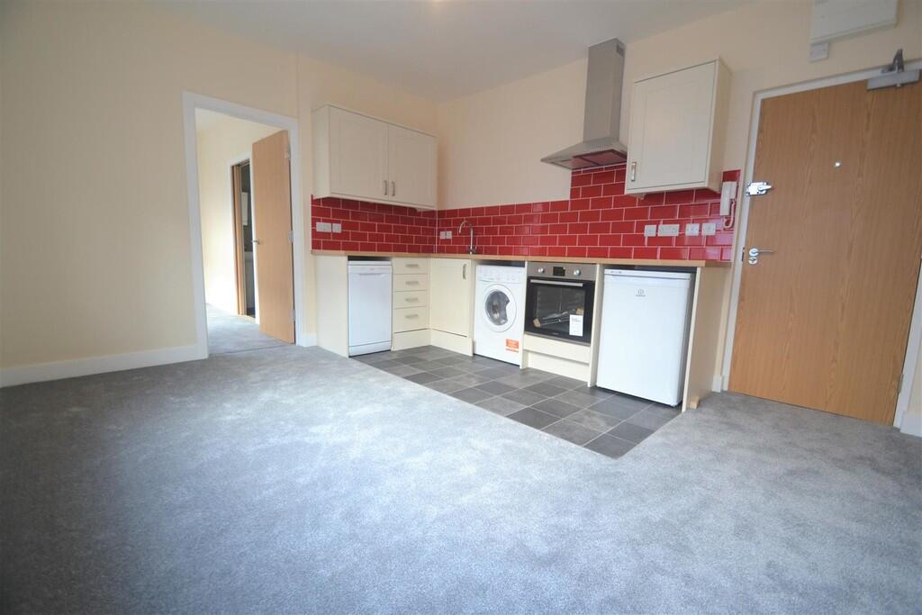 Additional image 3 of High Street, Ringwood