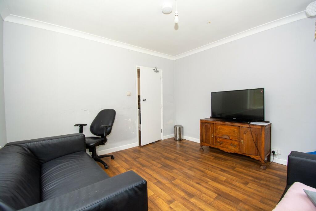 Additional image 5 of Large 4/5 Bedroom House on Cardigan Road