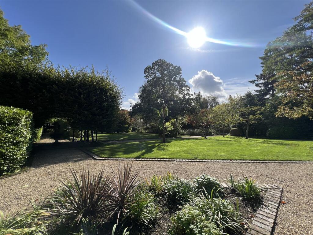 Additional image 22 of Stapehill Abbey, 276 Wimborne Road West