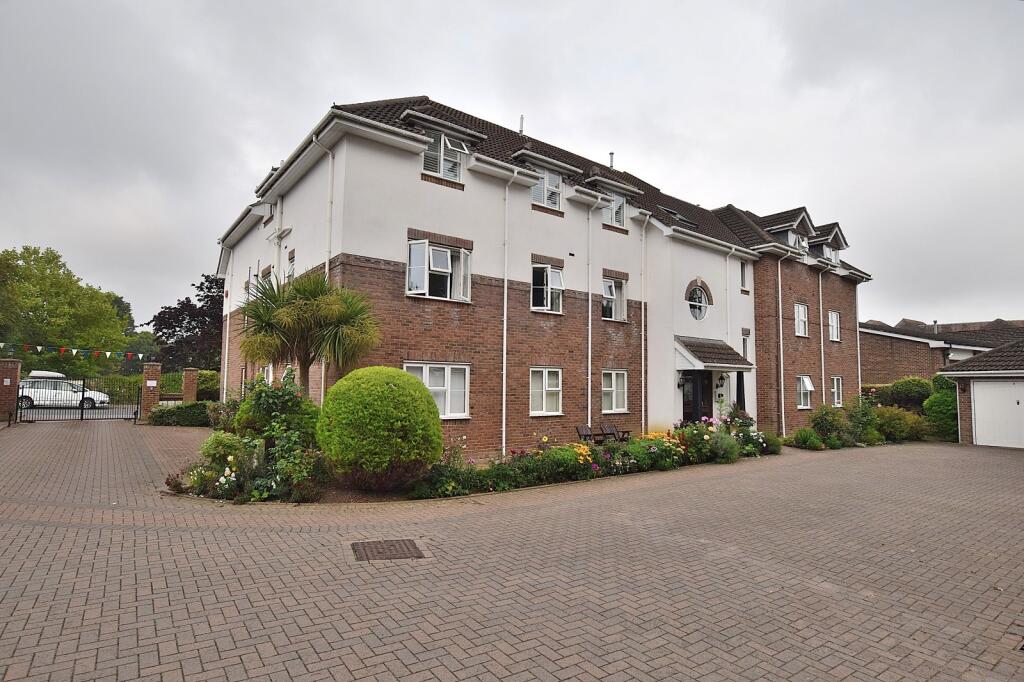 Additional image 12 of Whitefield Road, New Milton, Hampshire. BH25 6DH