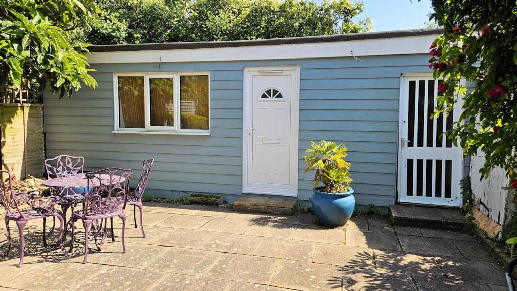 Additional image 10 of Boscombe Reef Hotel, 15 Westby Road, Bournemouth, BH5 1HA