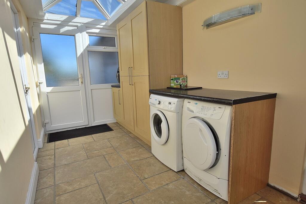 Additional image 9 of New Lane, New Milton, Hampshire. BH25 5TD