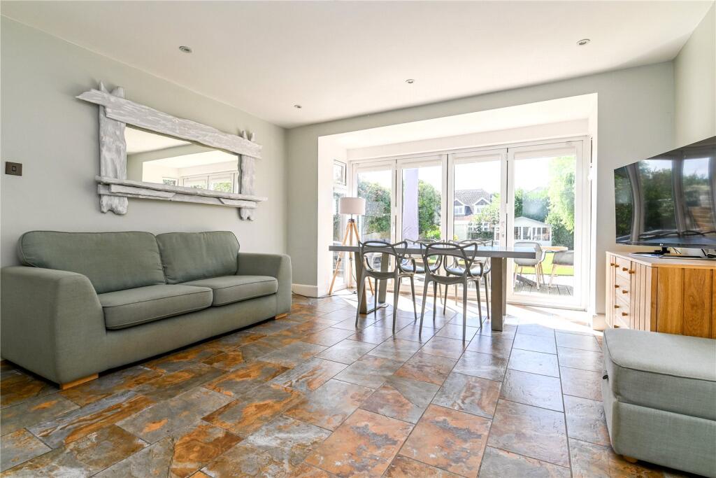 Additional image 4 of Beach Avenue, Barton on Sea, New Milton, Hampshire, BH25