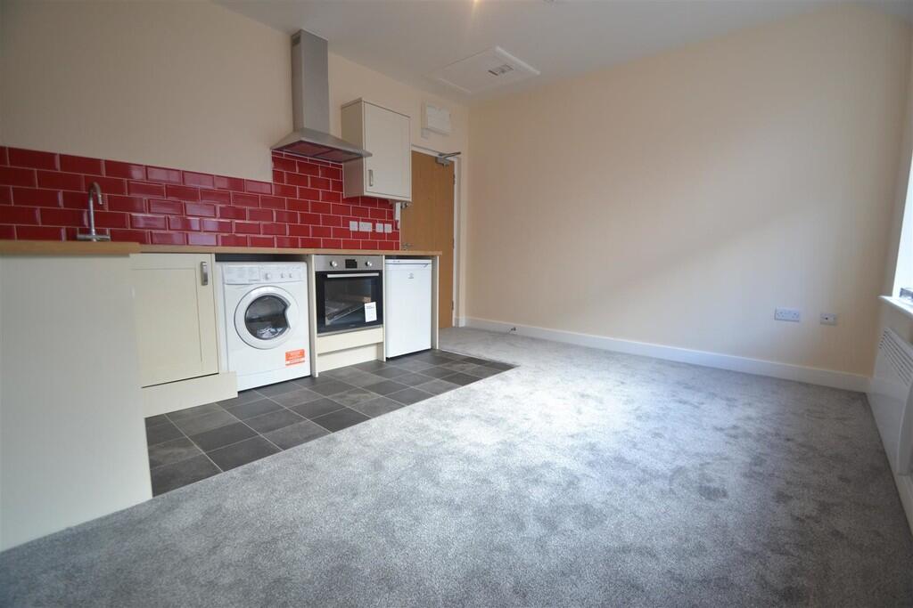 Additional image 2 of High Street, Ringwood