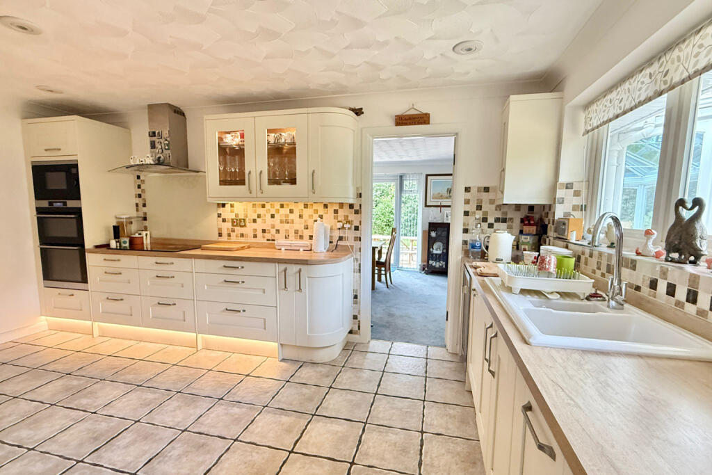 Additional image 4 of Nr Avon Castle, Ringwood, BH24 2AL