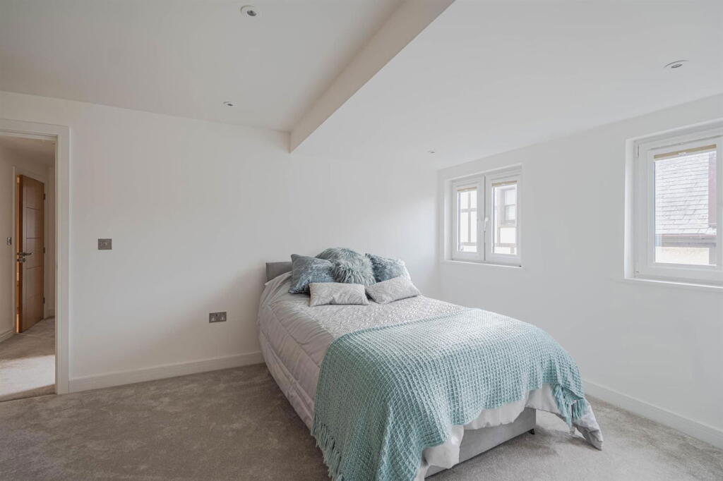 Additional image 3 of 14 Church Lane, Christchurch, Dorset, BH23 1FF