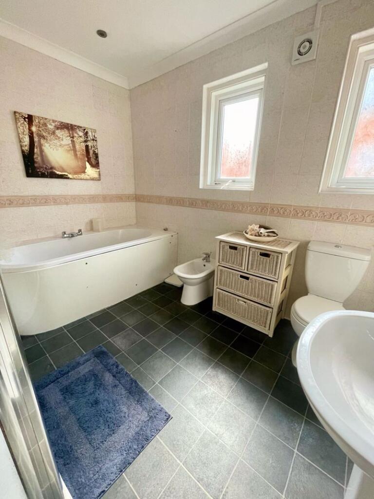 Additional image 9 of Spacious Room in 8-Bedroom House Share – All Bills Included - Available now