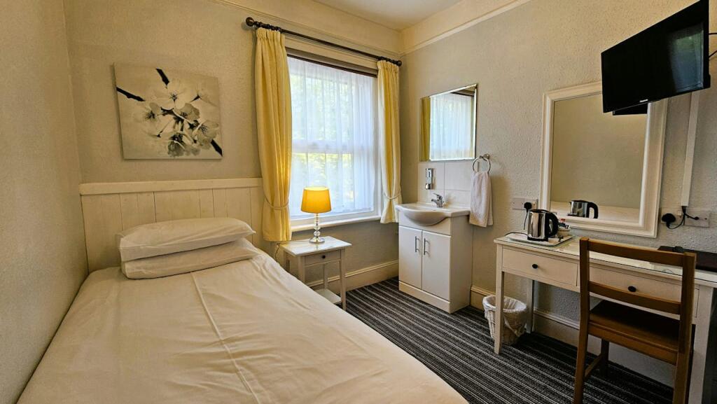 Additional image 8 of Southernhay Guest House, 42 Alum Chine Road, Bournemouth, BH4 8DX