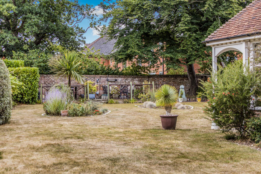 Additional image 23 of Lake Grove Road, New Milton, Hampshire, BH25