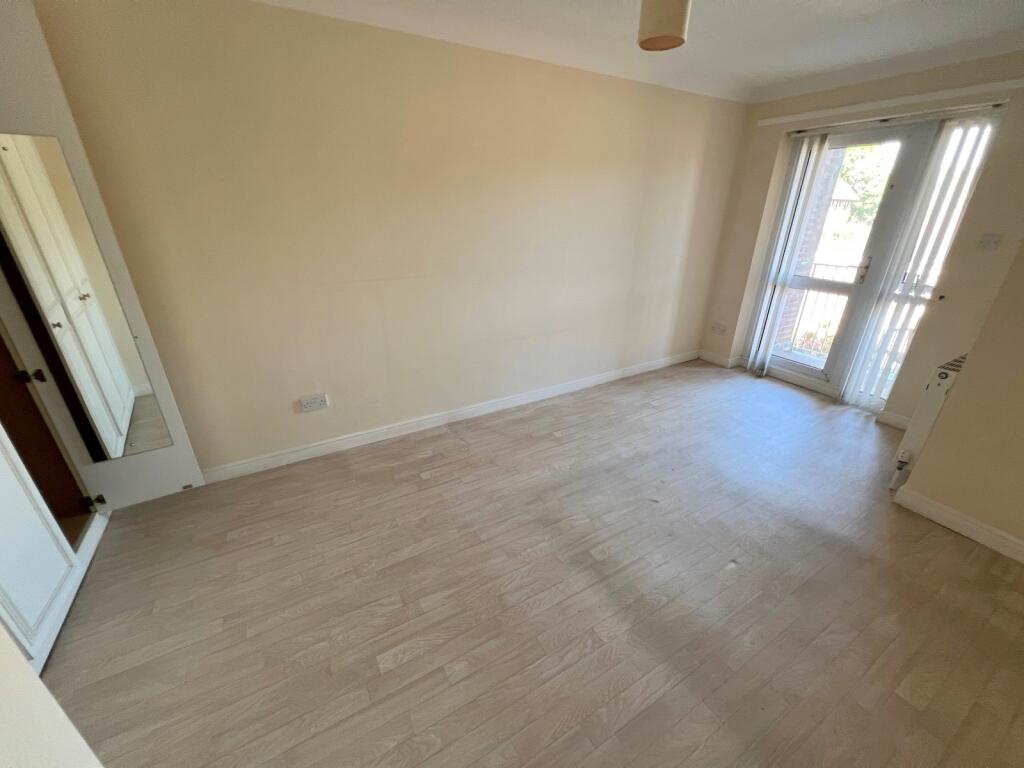 Additional image 5 of Whitefield Road, New Milton, Hampshire. BH25 6DF