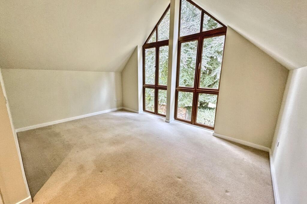 Additional image 11 of Horton