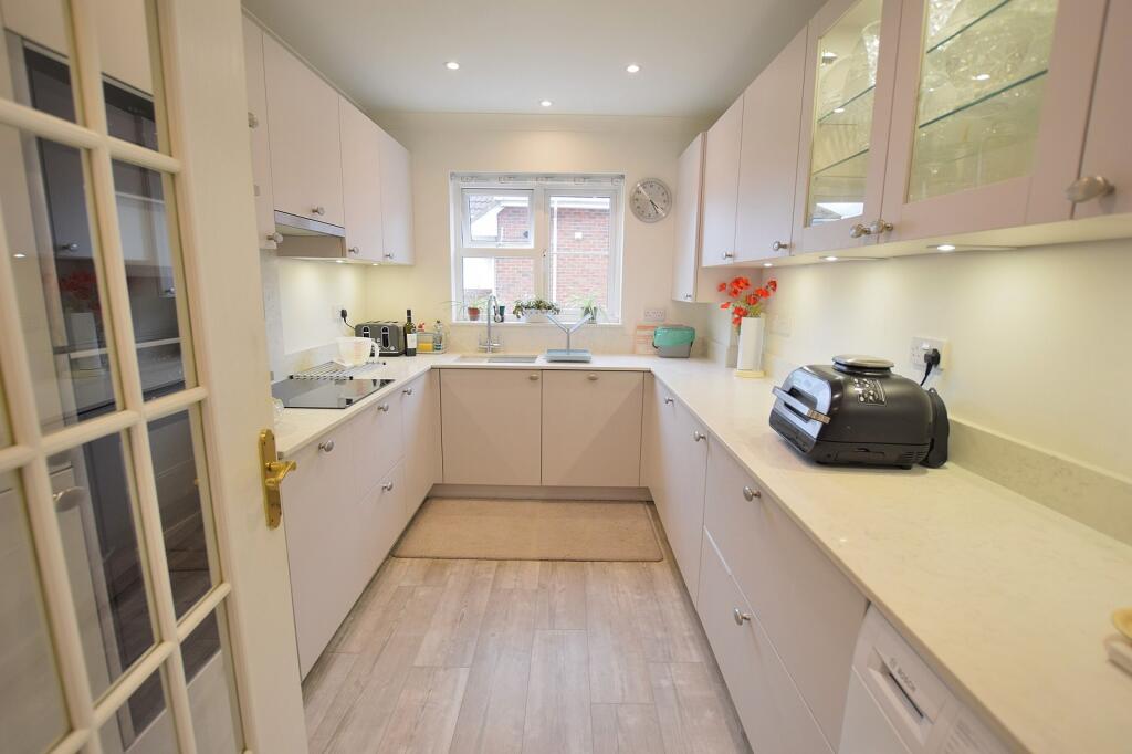 Additional image 4 of Whitefield Road, New Milton, Hampshire. BH25 6DH